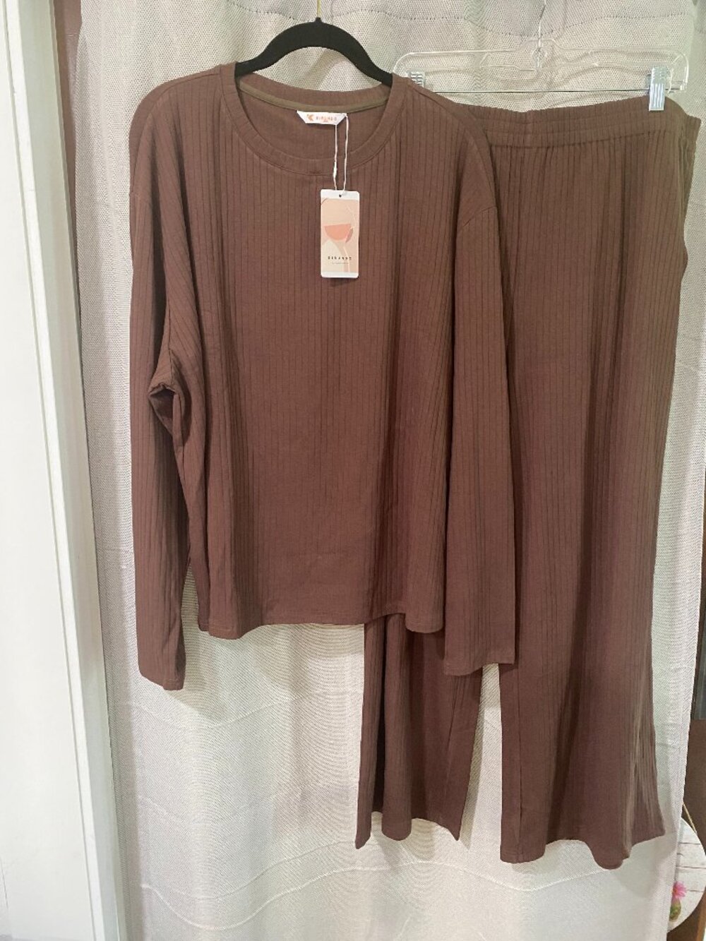 Beautiful Brown 2 Pc Lounge Set long sleeve wide leg stretch waist. New w/tags